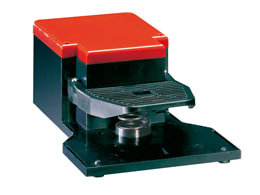 LOVATO ELECTRIC - Interrupt a un pedale en PVC non protégé avec actionnem libre,cont. 1NO+1NC SNAP