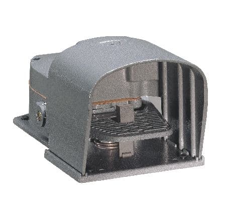 LOVATO ELECTRIC - Interrupt a un pedale en métal protégé avec dispos. à ACCR.,cont. 1NO+1NC SLOW