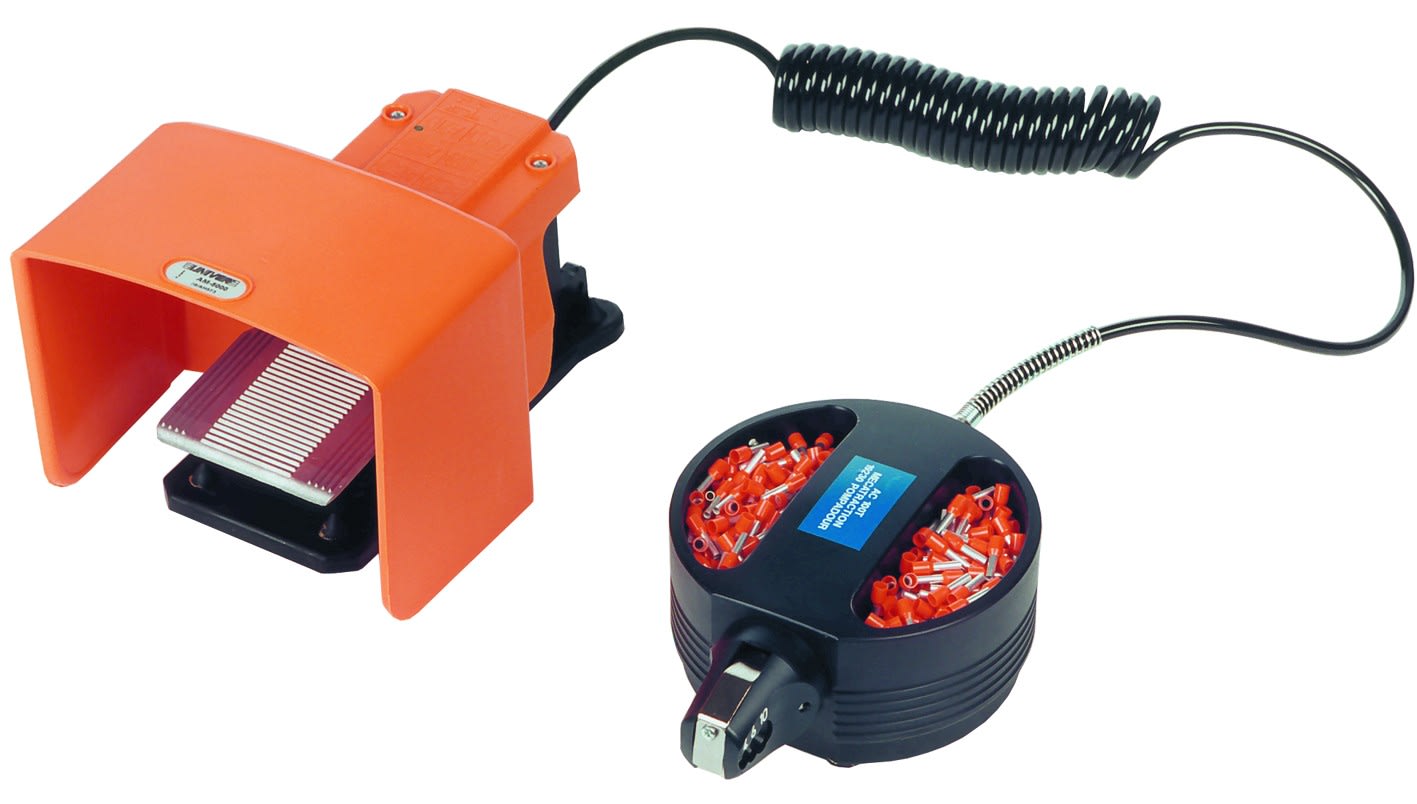 MECATRACTION - PINCE PNEUMATIQUE A PEDALE POUR SERTISSAGE DES EMBOUTS