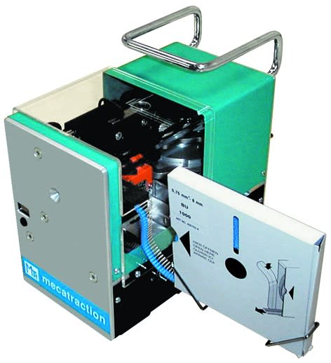 MECATRACTION - MACHINE A DENUDER ET A SERTIR LES EMBOUTS