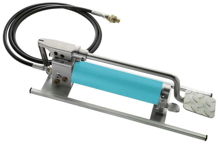 MECATRACTION - POMPE HYDRAULIQUE EQUIPE D'UN FLEXIBLE 3M ET RACCORD X