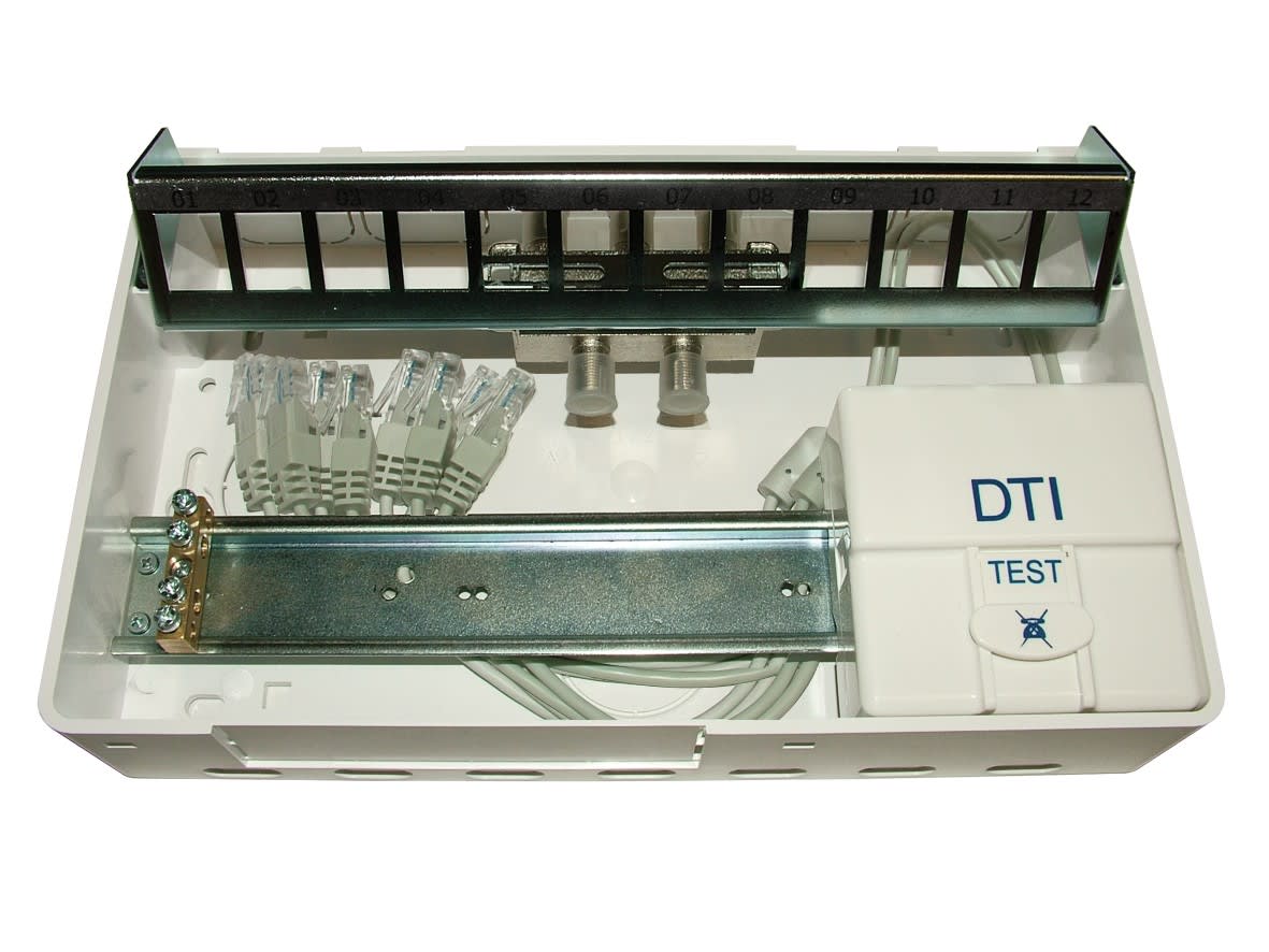 Decelect Forgos - Coffret résidentiel de rénovation - version G2 - 8 prises blindées C6