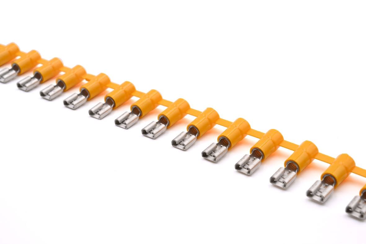 Cembre - Clip partiellement isolé femelle bleu (4 à 6 mm²) - 6,3 x 0,8 mm en bande