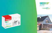 présentation du prêt-à-poser Green'up Access pour recharge de véhicule devant une maison avec la prise à côté