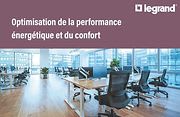 Bureau en Open space vide avec une mention "optimisation de la performance énergétique et du confort